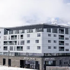 Apex2100 International Academy , Tignes Francia