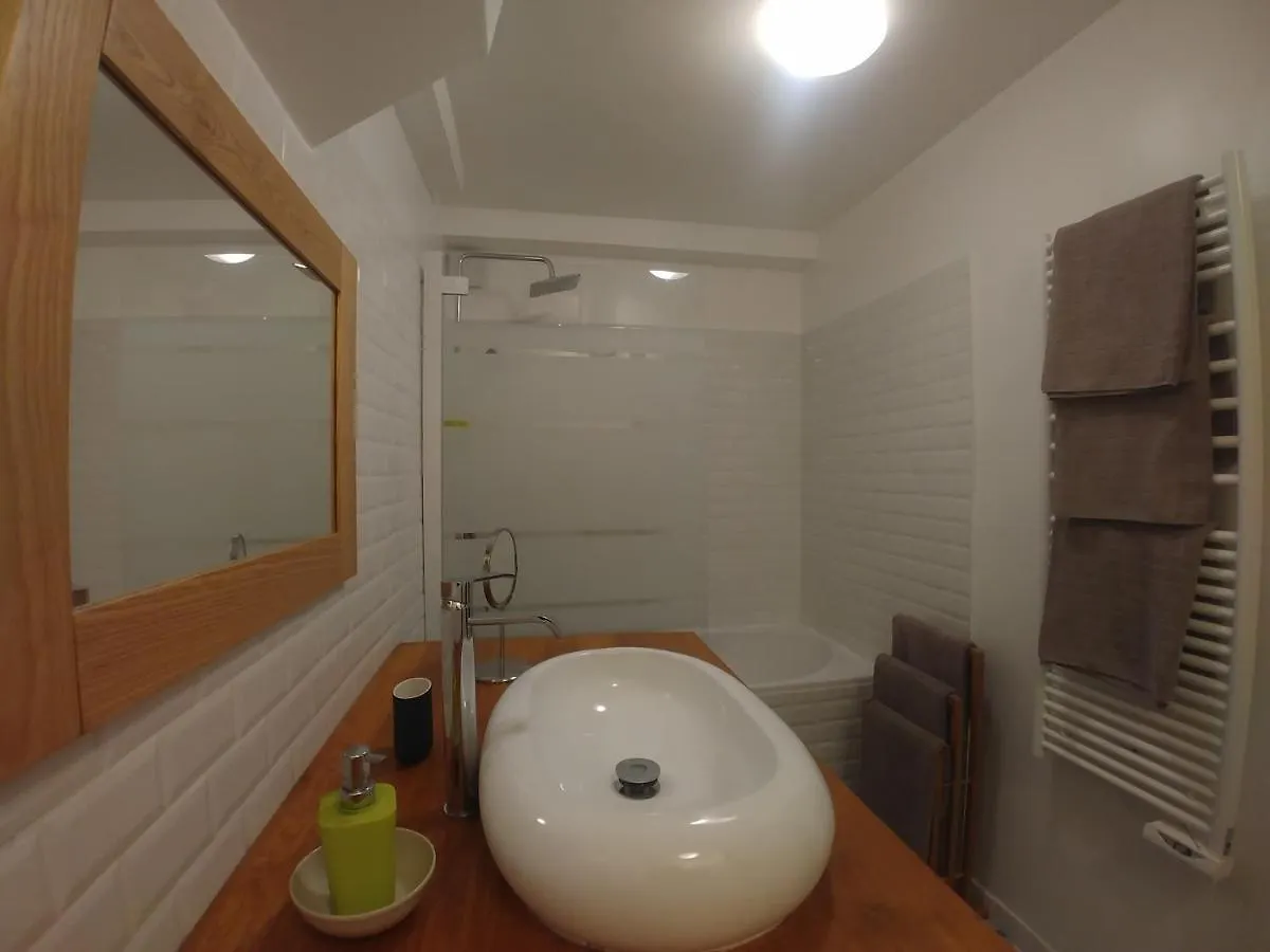 Central & Nice ! 3 Bedrooms, 2 Bathrooms París 0*,  Francia